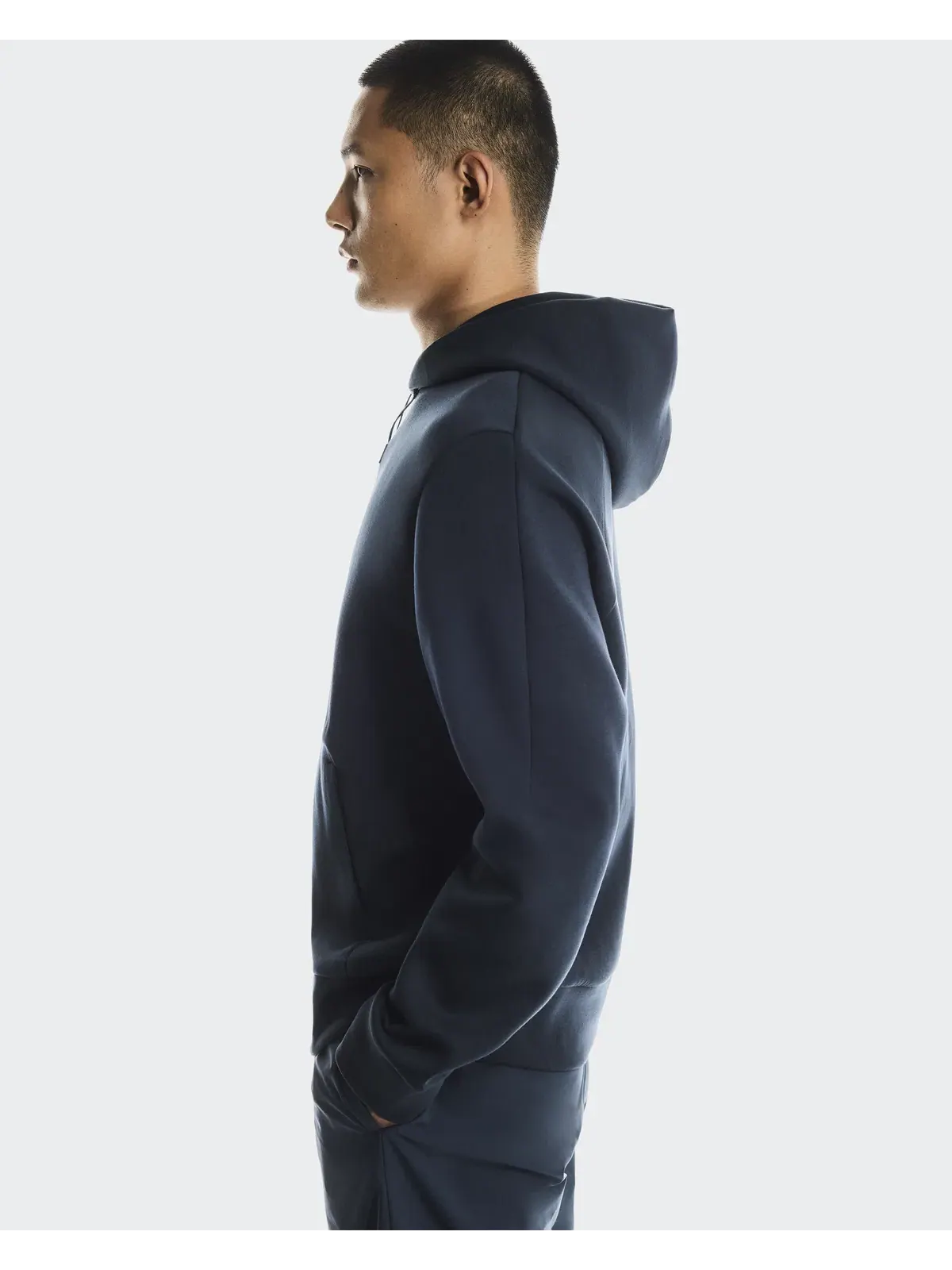 Мужское худи с карманом-кенгуру Focus Tech Hoodie On — 7