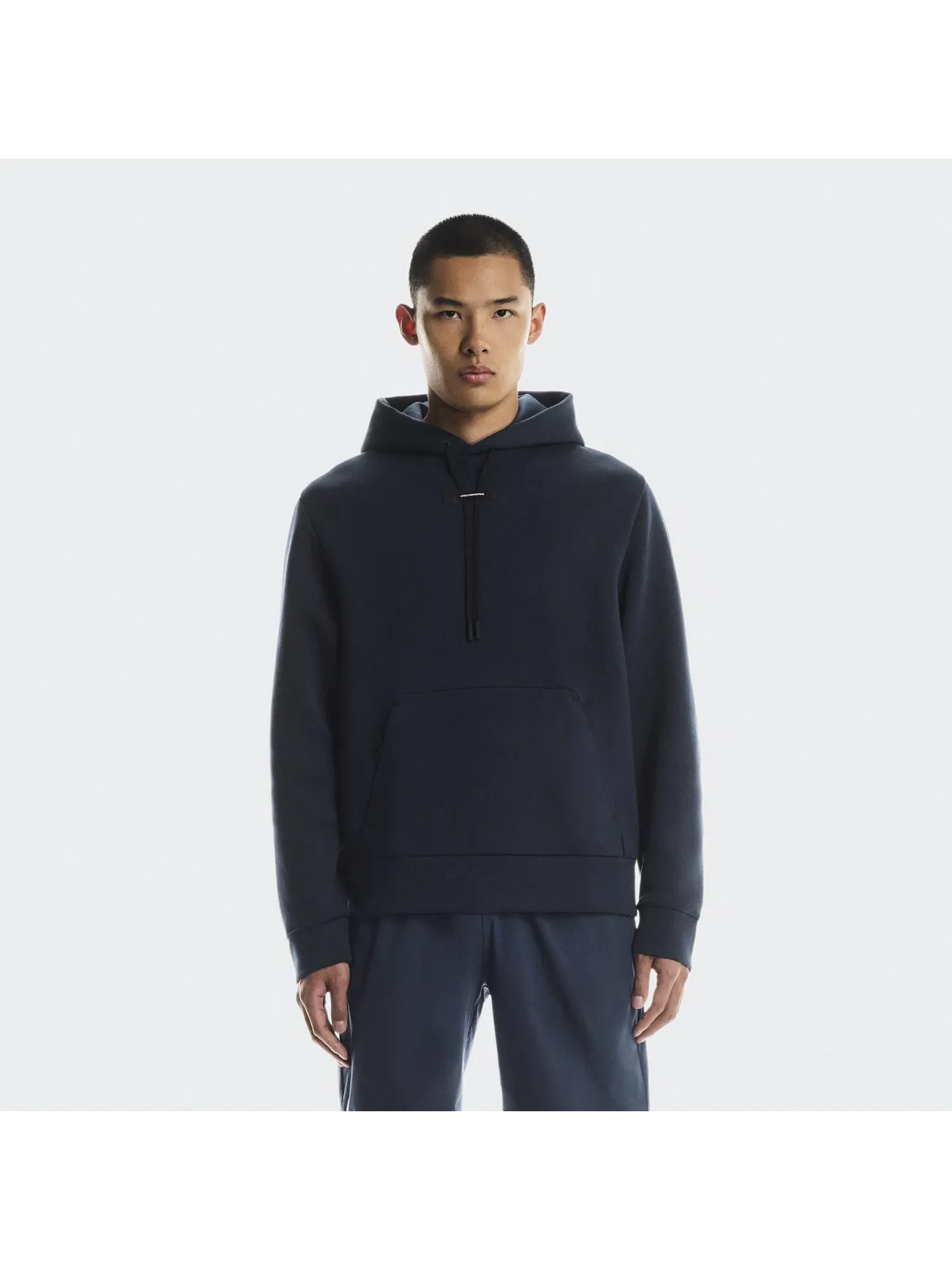 Мужское худи с карманом-кенгуру Focus Tech Hoodie On — 8