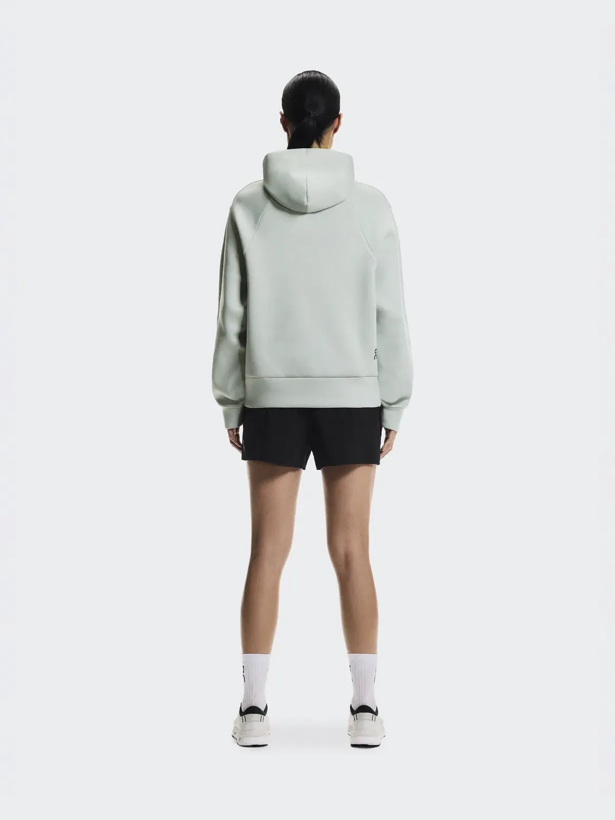 Женское худи с карманом-кенгуру Focus Tech Hoodie On — 3