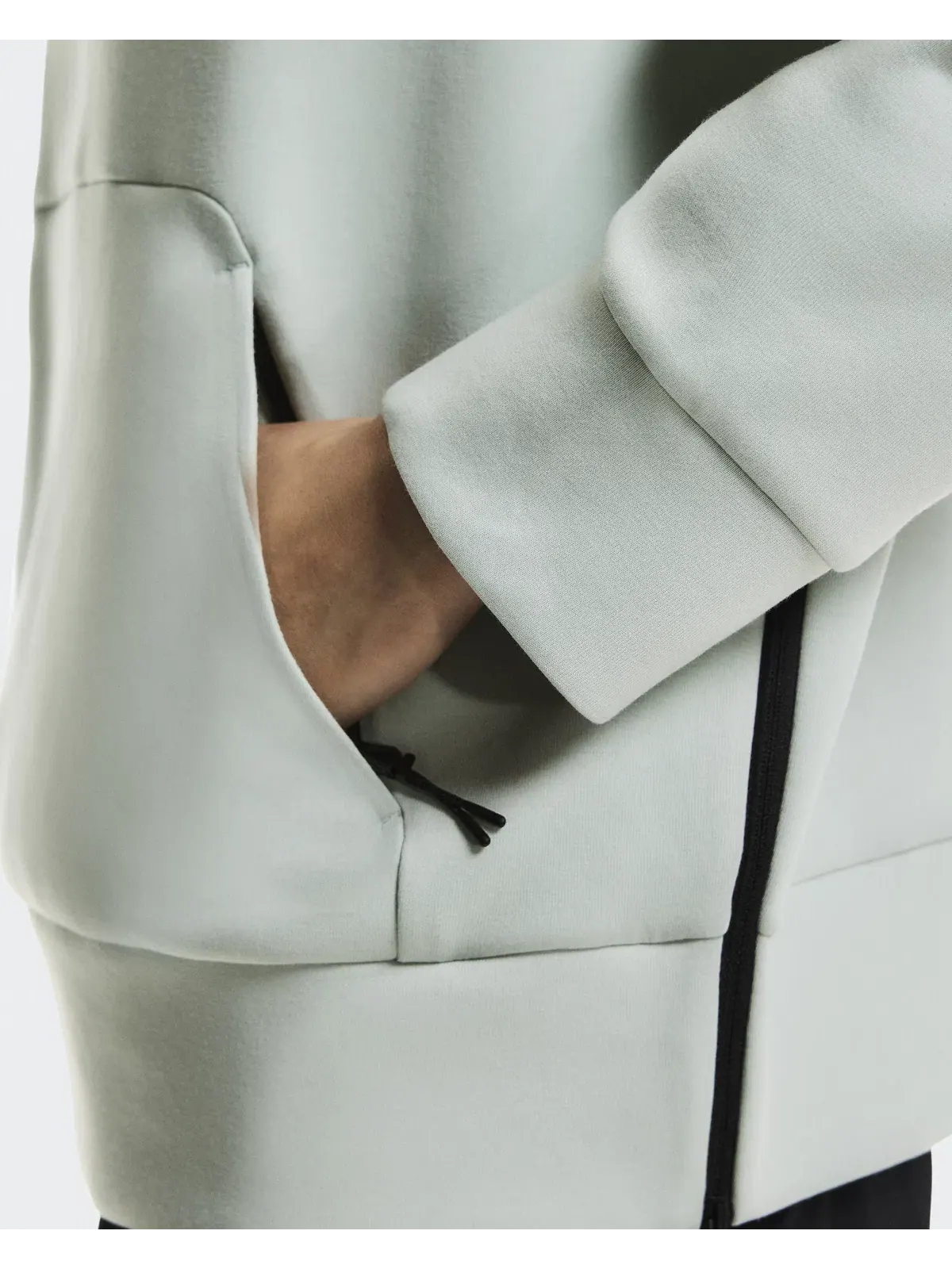 Женское худи с карманом-кенгуру Focus Tech Hoodie On — 7