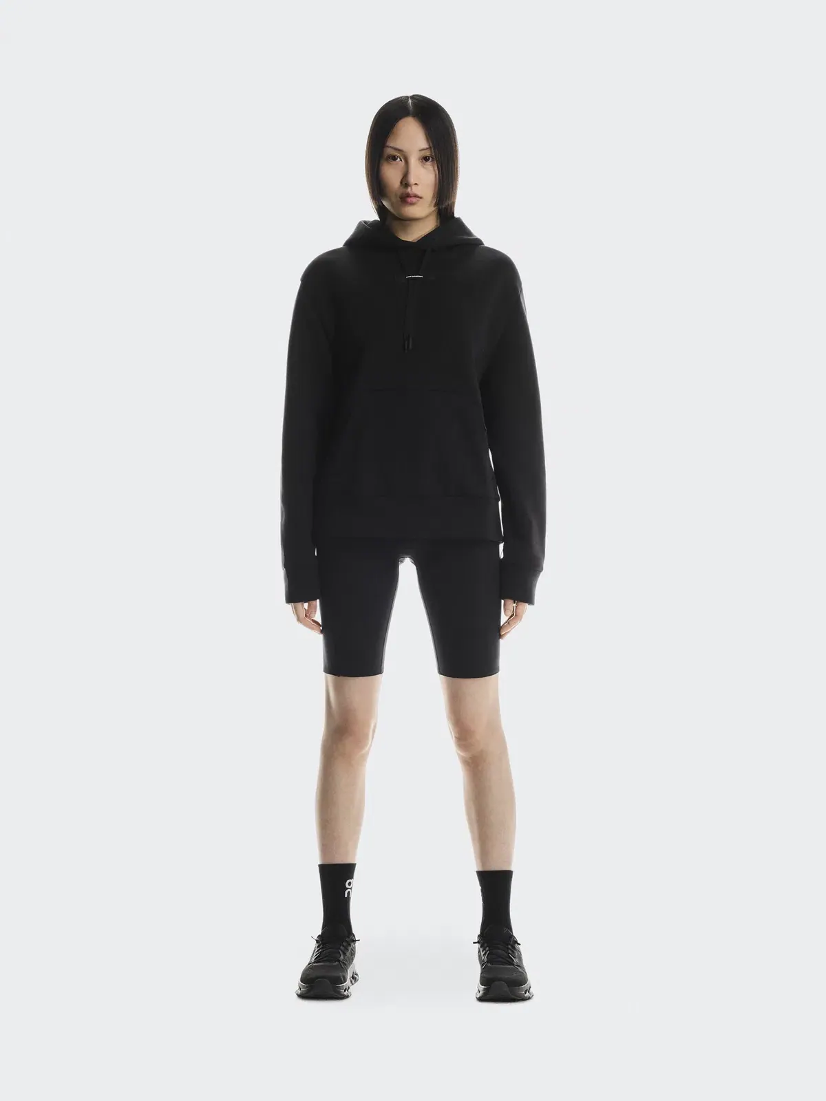 Женское худи с карманом-кенгуру Focus Tech Hoodie On — 2