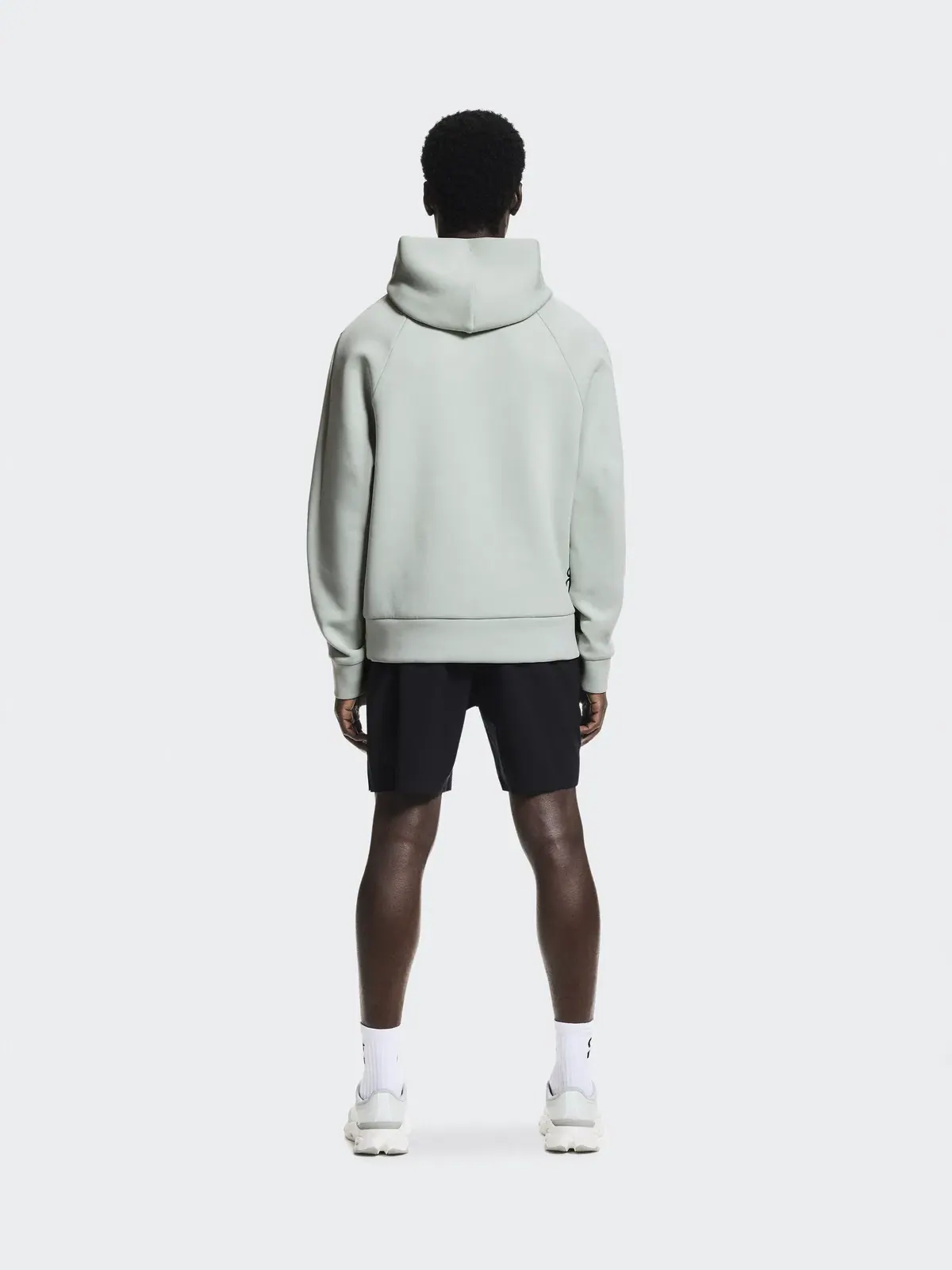 Мужское худи с капюшоном и кенгуру-карманом на молнии Focus Tech Hoodie On — 3