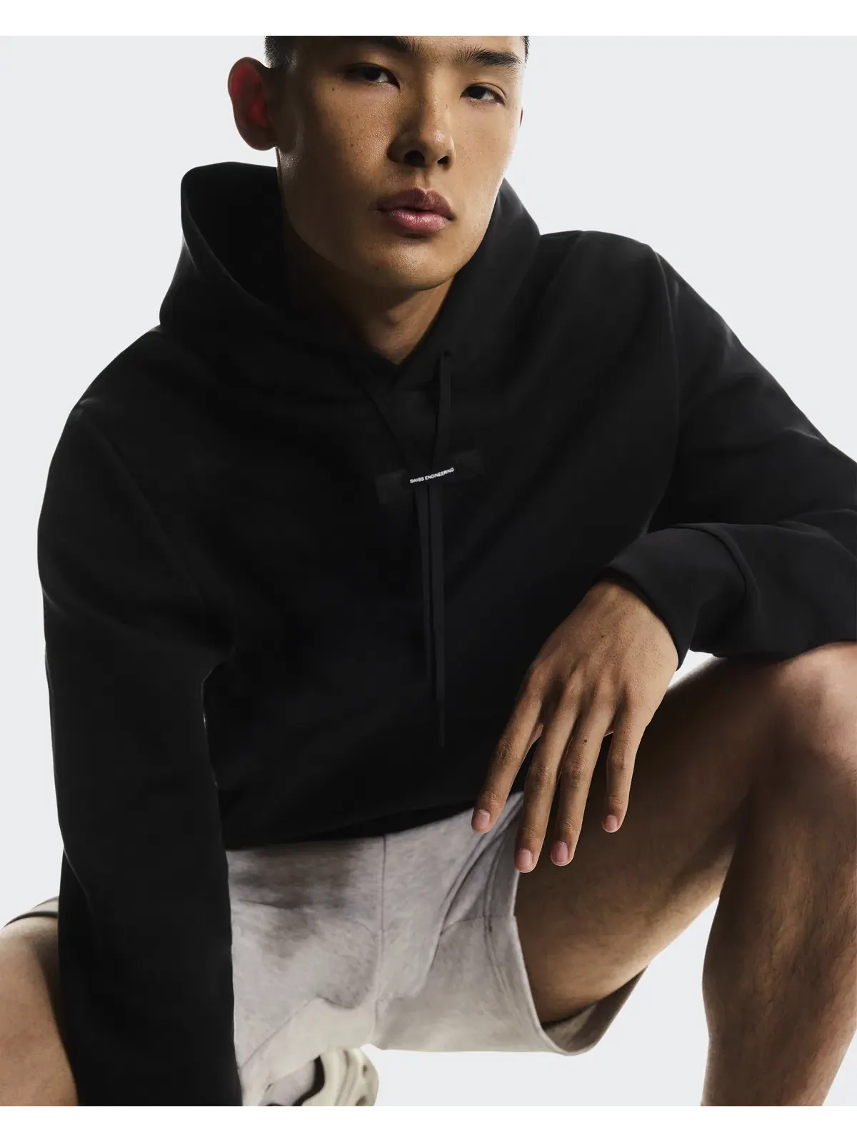 Мужское худи с карманом-кенгуру Focus Tech Hoodie On — 6