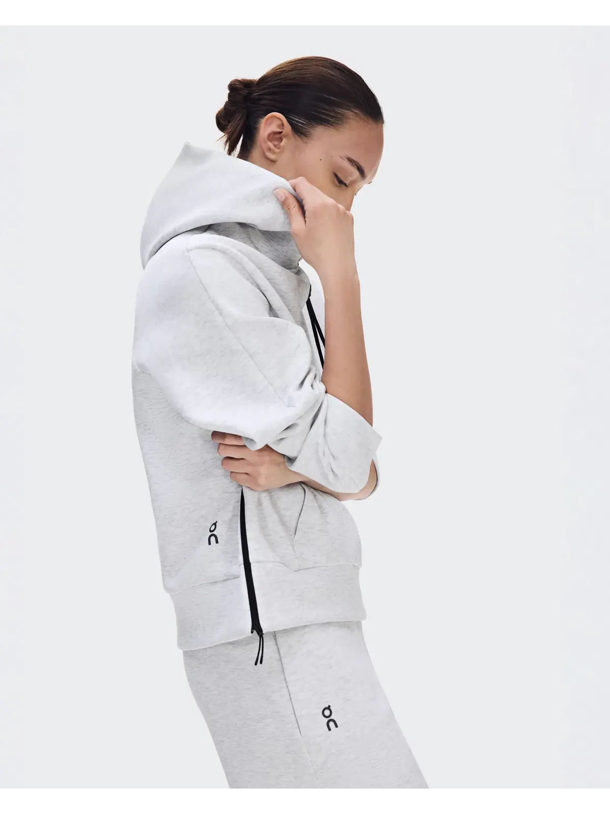 Женское худи с карманом-кенгуру Focus Tech Hoodie On, Crater — 5