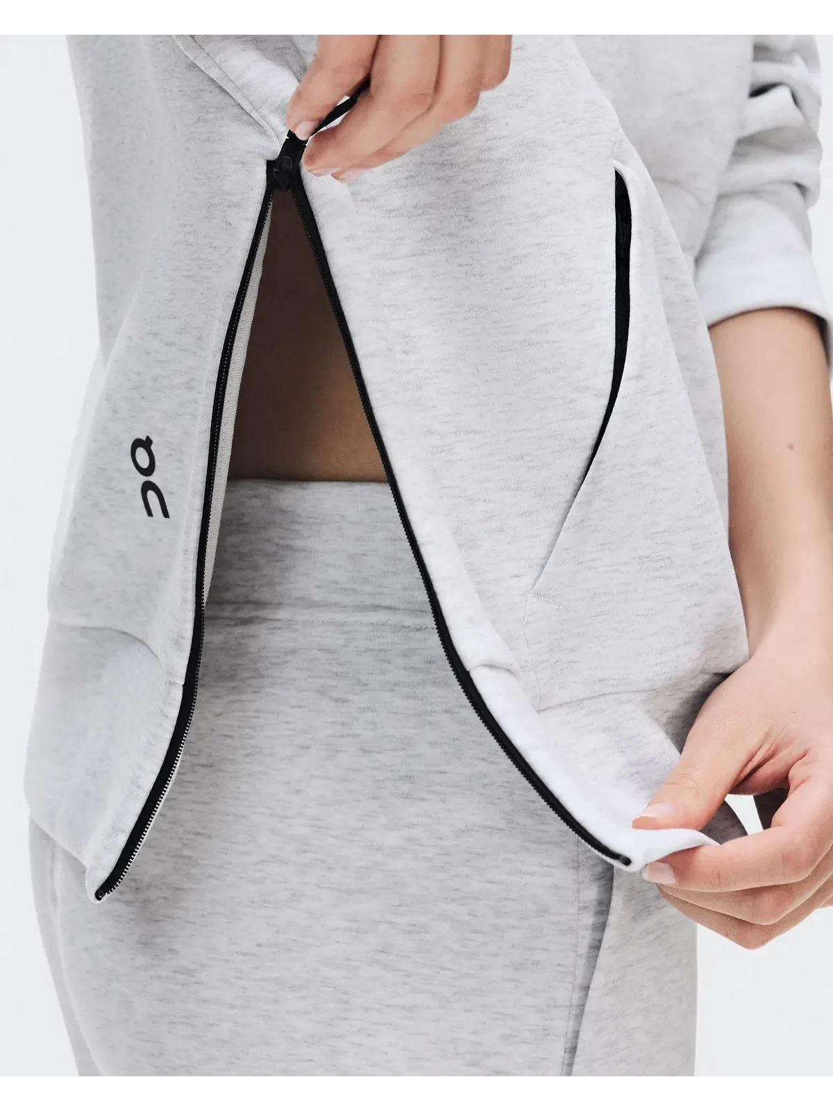 Женское худи с карманом-кенгуру Focus Tech Hoodie On, Crater — 6