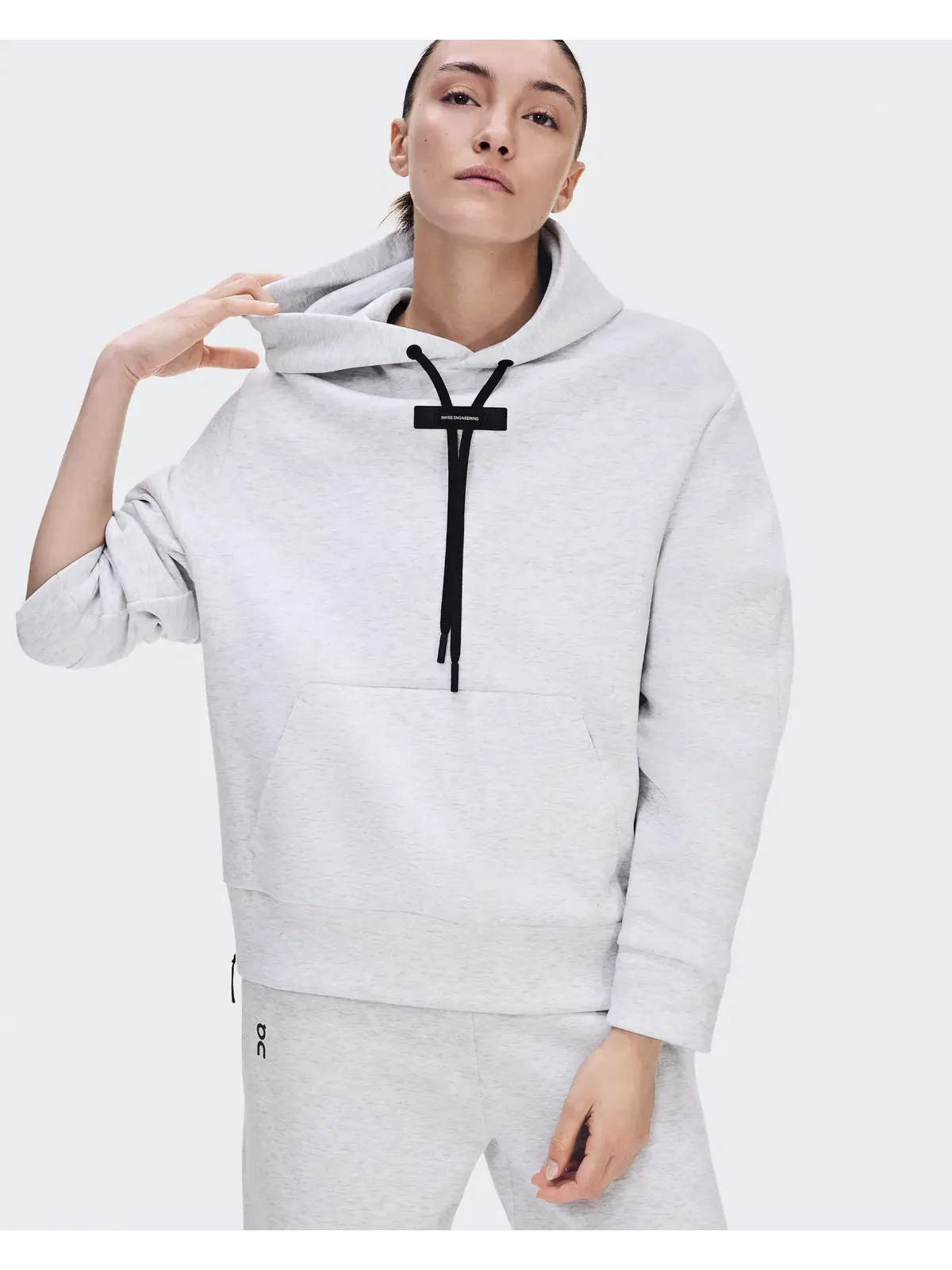 Женское худи с карманом-кенгуру Focus Tech Hoodie On, Crater — 7