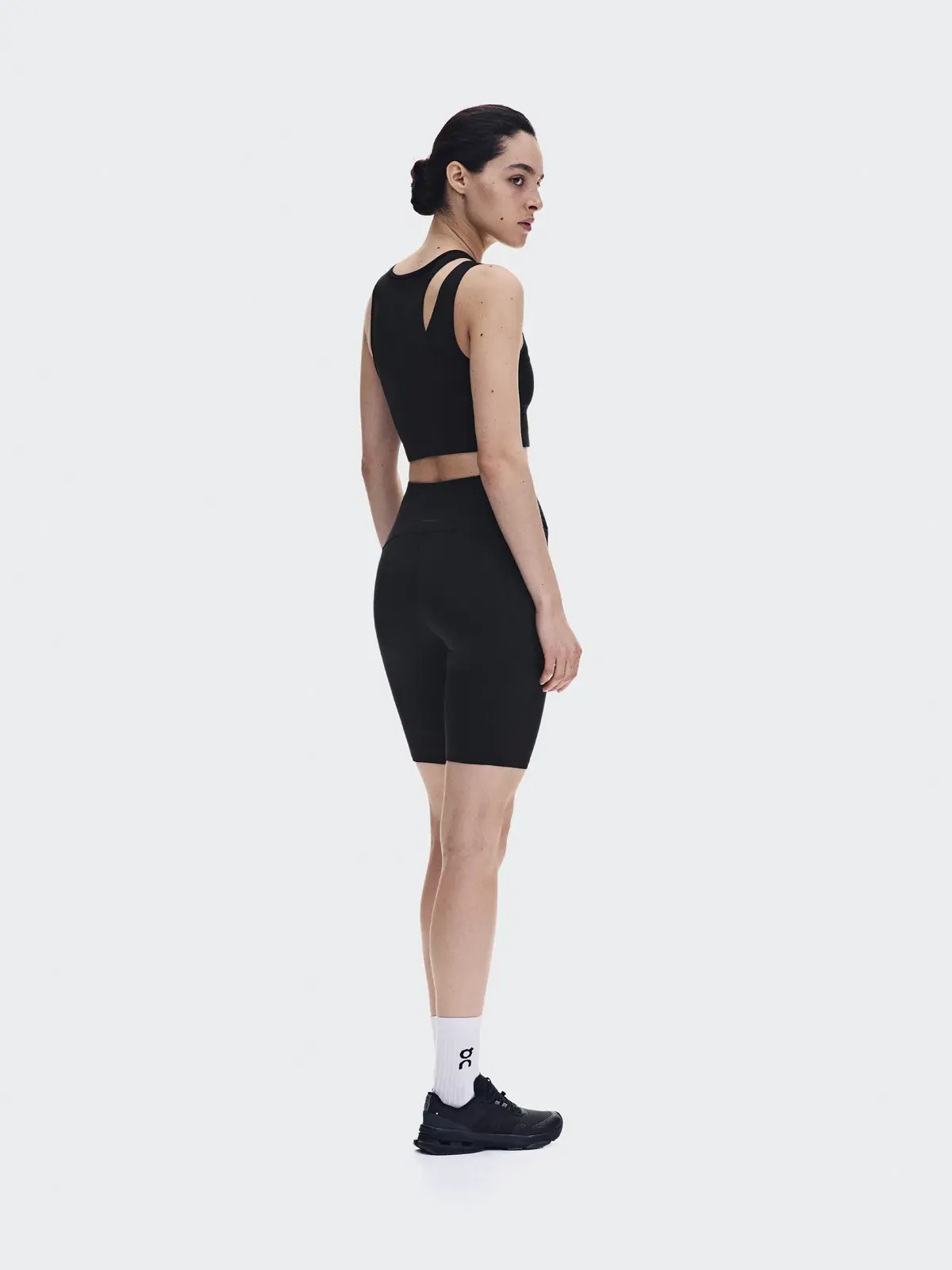 Женский топ без рукавов с асимметричным дизайном Studio Asymmetric Crop On — 4