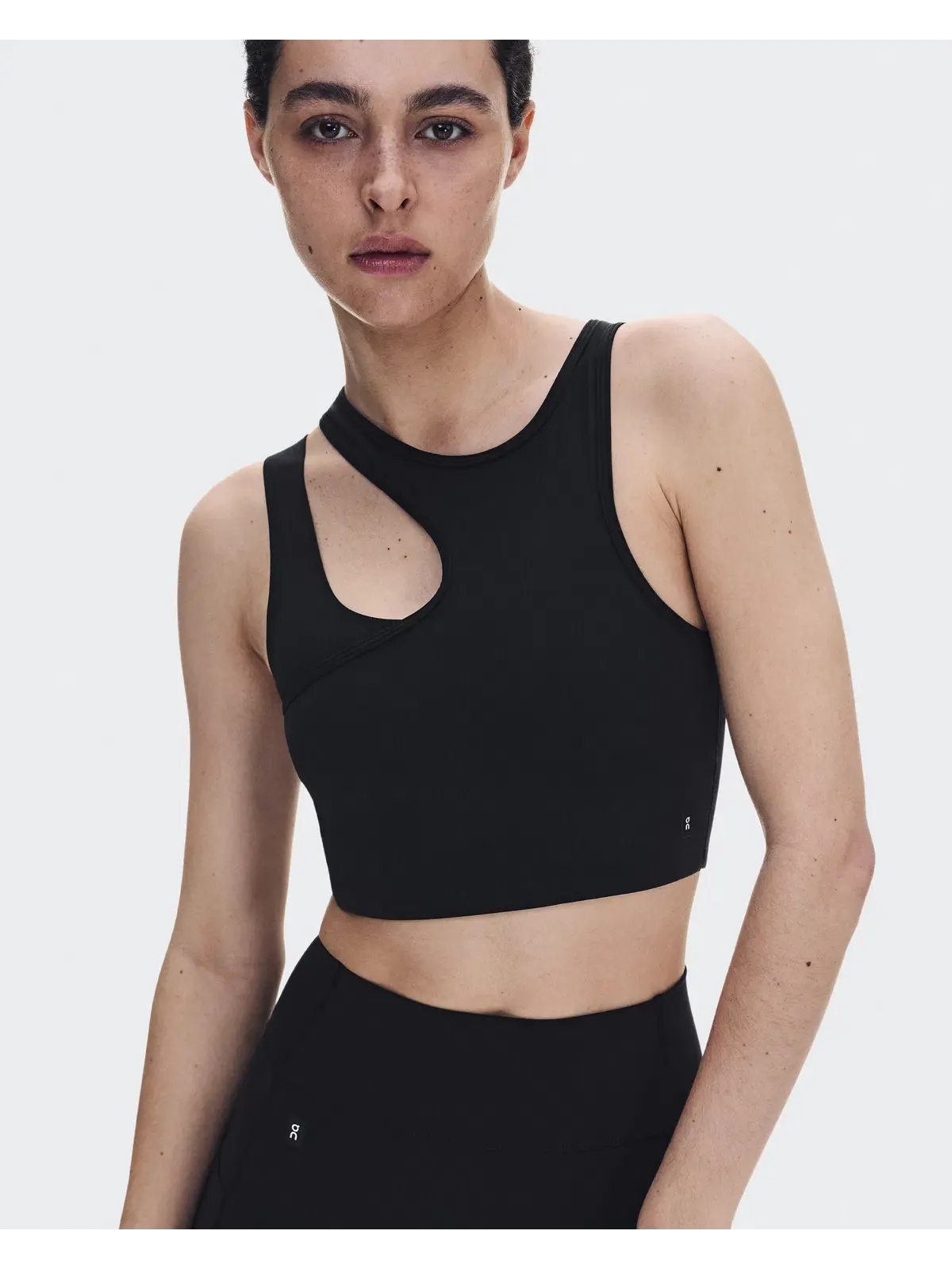 Женский топ без рукавов с асимметричным дизайном Studio Asymmetric Crop On — 5