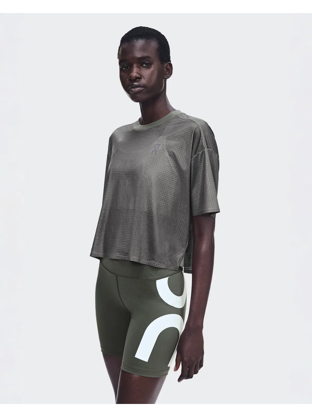 Женская укороченная футболка для бега с вырезом на спине Cropped Run-T LN1 On, Mire — 4