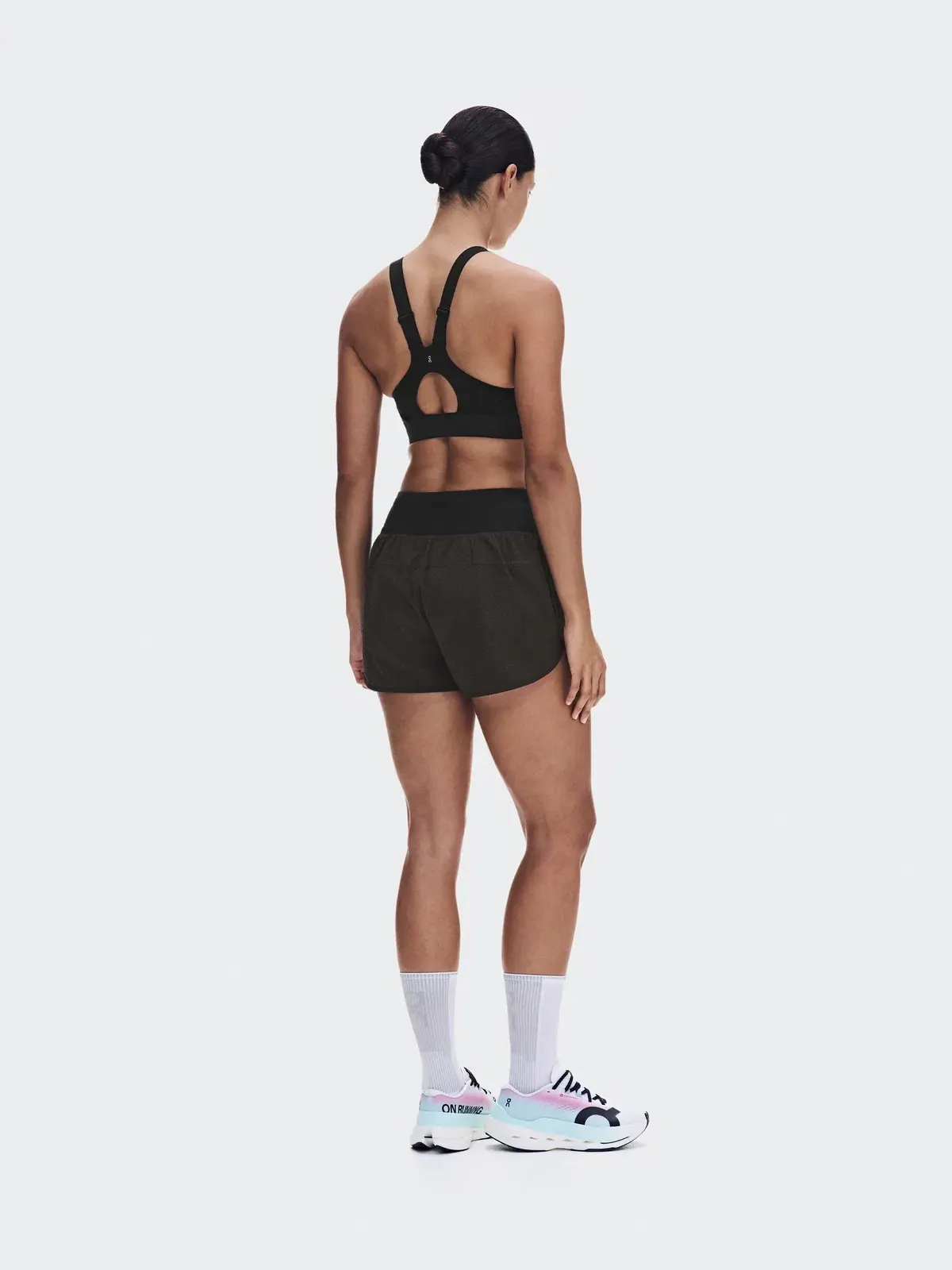 Женские беговые шорты с жаккардовой текстурой Performance Volt Shorts On — 4