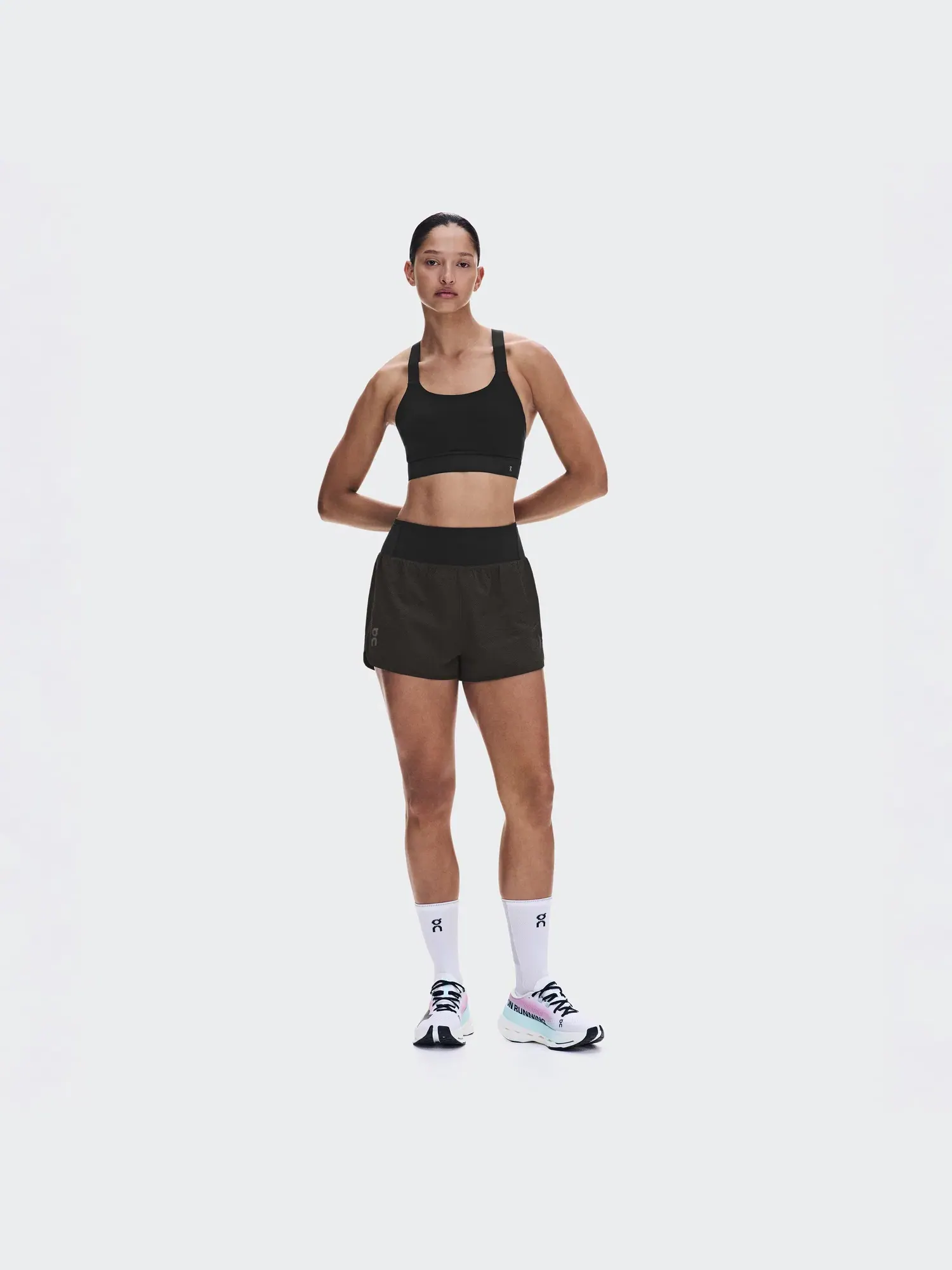 Женские беговые шорты с жаккардовой текстурой Performance Volt Shorts On — 9