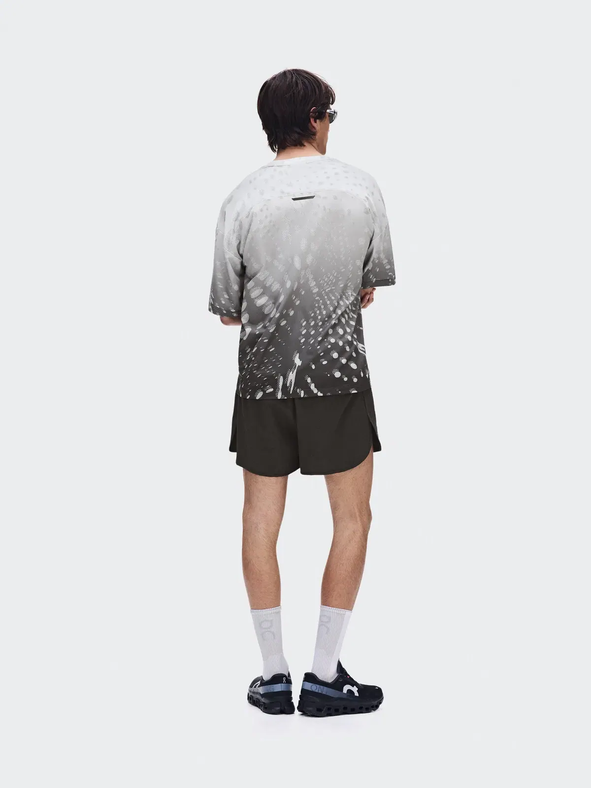 Мужские шорты для бега с водоотталкивающей тканью Performance Volt Shorts On — 4