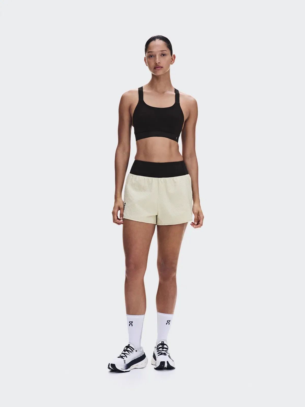 Женские беговые шорты с принтом Performance Volt Shorts On, Hare — 2