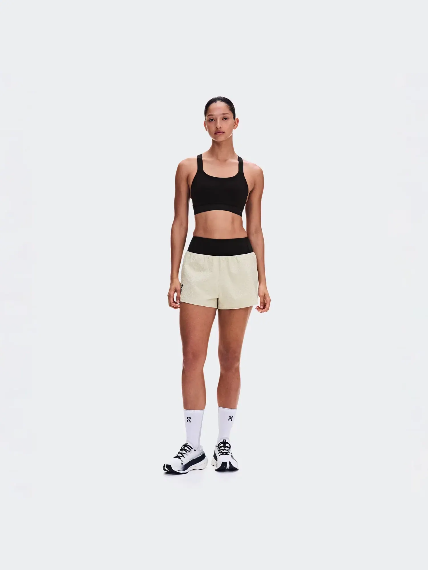 Женские беговые шорты с принтом Performance Volt Shorts On, Hare — 10