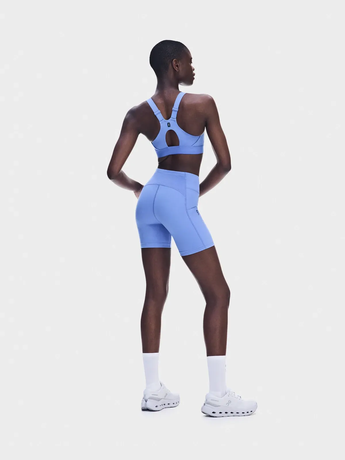 Женские беговые шорты-леггинсы с приталенным кроем Performance Tights Short On Sailor — 4