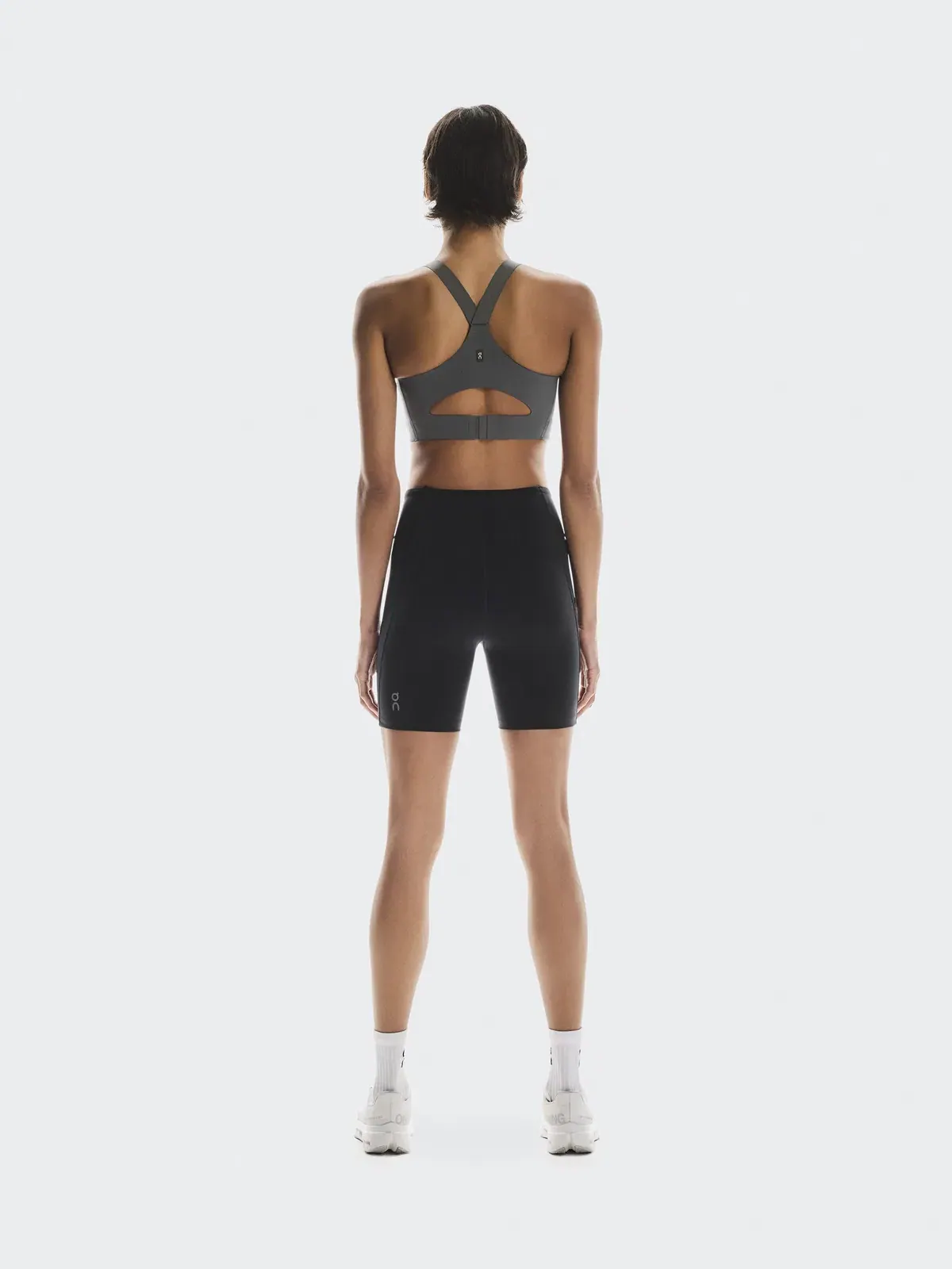 Женские беговые шорты-леггинсы с карманами Performance Tights Short On Black — 3