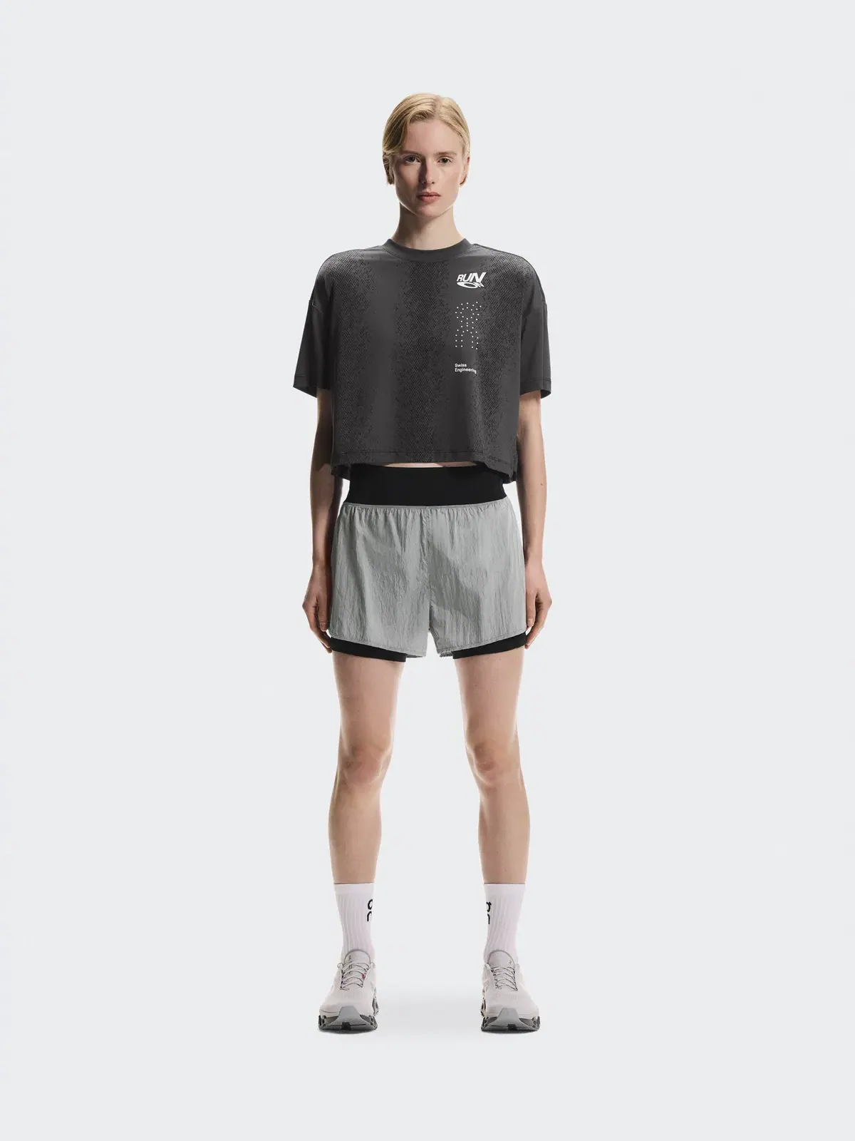 Женские шорты для бега с ветрозащитным внешним слоем Performance Volt Shorts On — 2