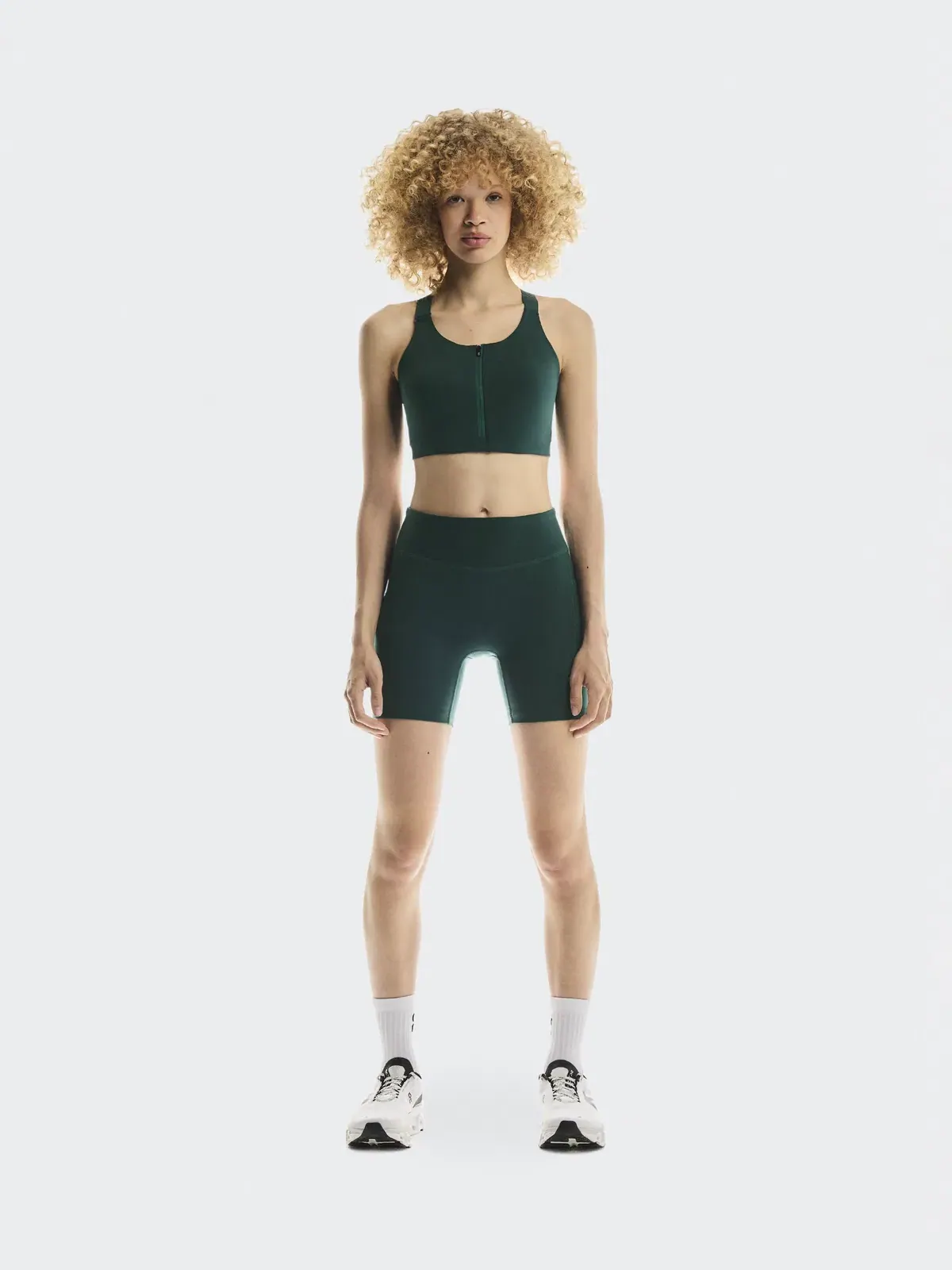 Женские беговые шорты-леггинсы с посадкой Close Performance Tights Short On Spirulina — 2