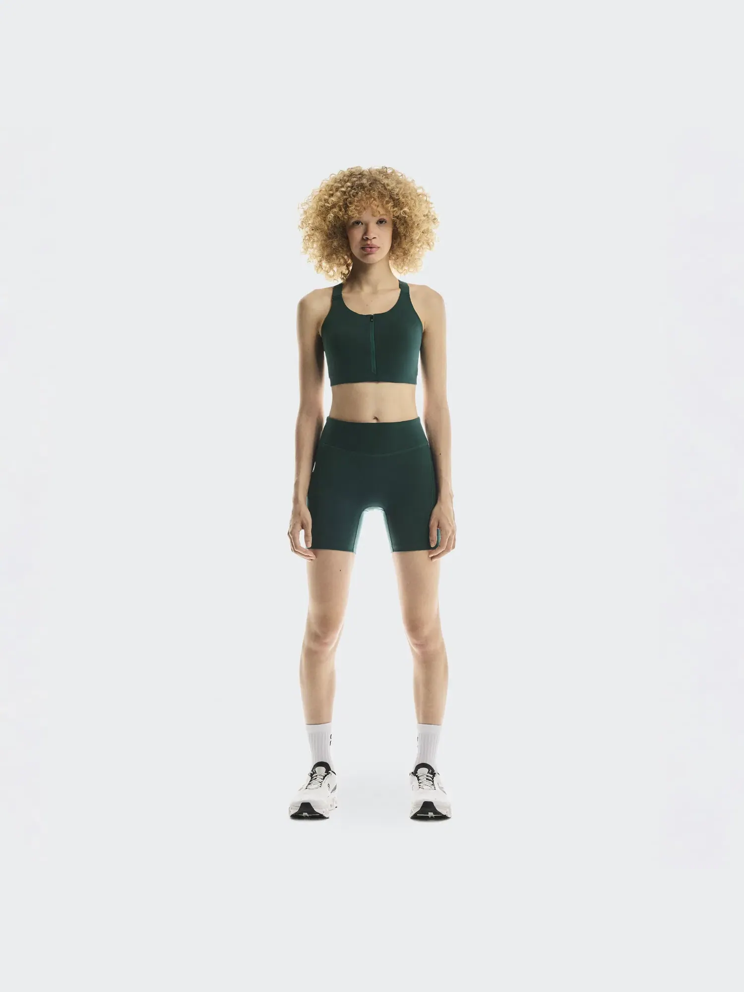 Женские беговые шорты-леггинсы с посадкой Close Performance Tights Short On Spirulina — 9