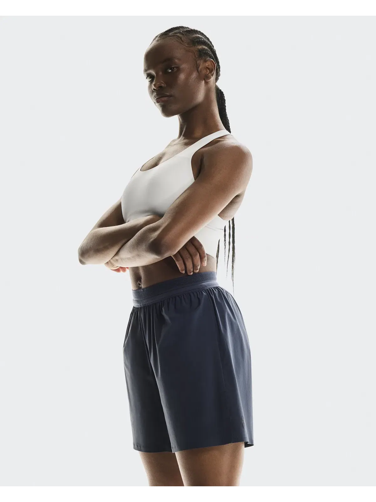 Женские спортивные шорты для бега с эластичным поясом 5" Performance Shorts On Navy — 4