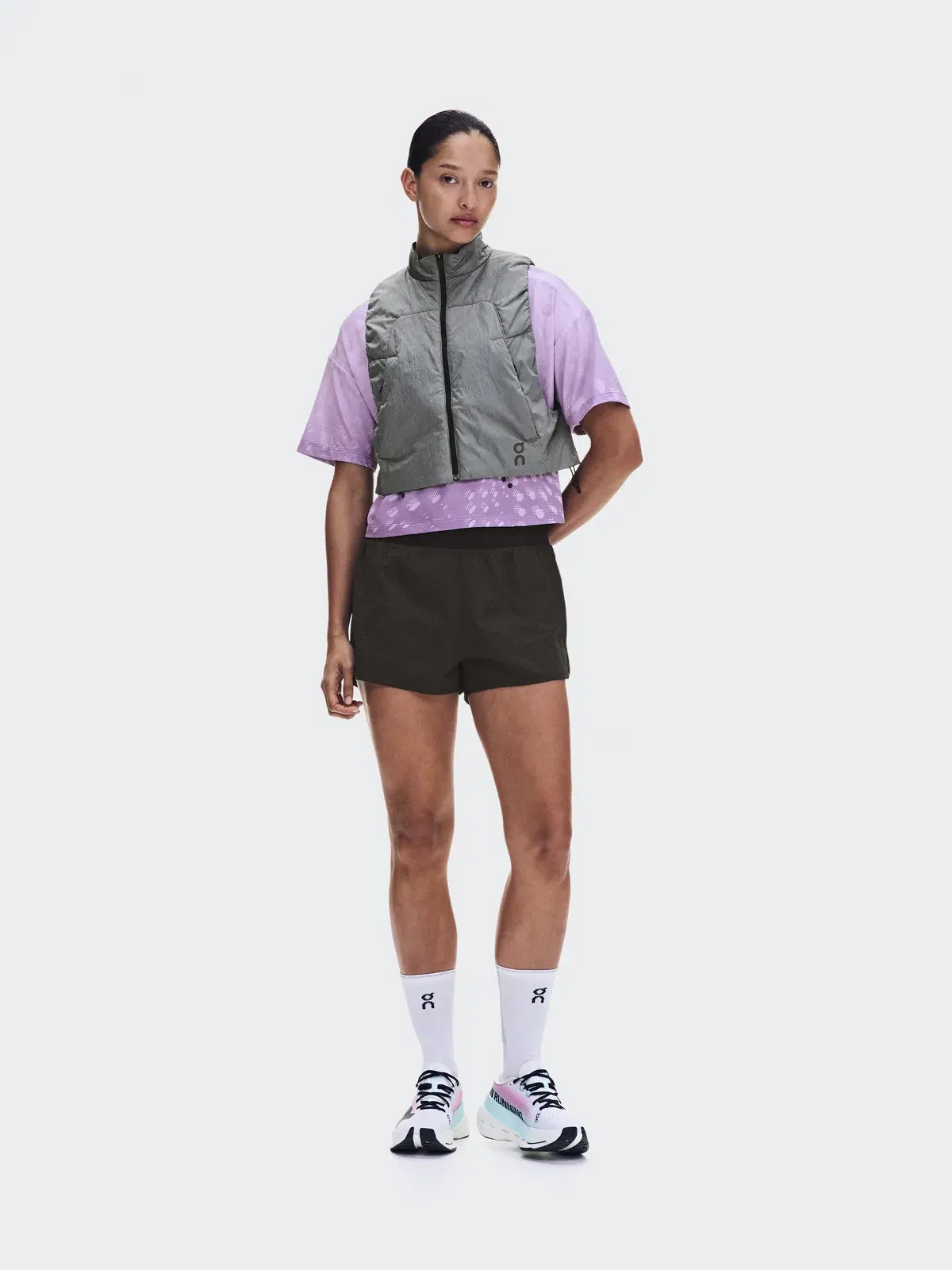 Женский жилет для бега утепляющий On Performance Volt Vest — 2