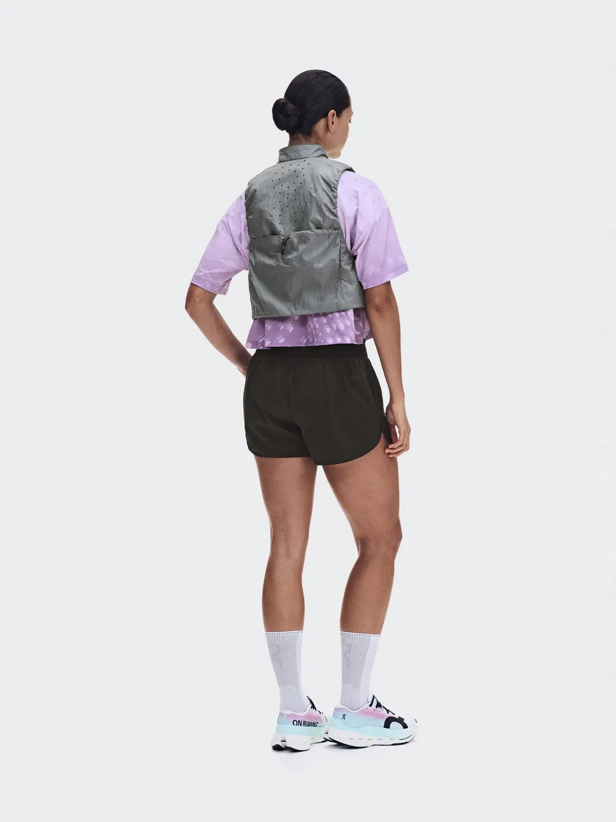 Женский жилет для бега утепляющий On Performance Volt Vest — 4