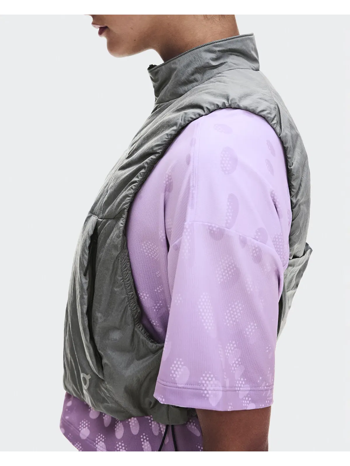 Женский жилет для бега утепляющий On Performance Volt Vest — 5