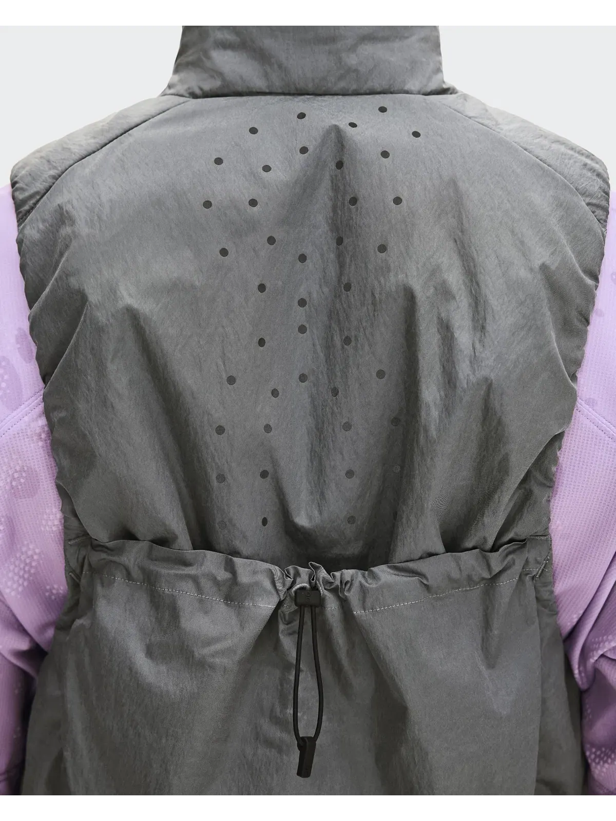 Женский жилет для бега утепляющий On Performance Volt Vest — 6