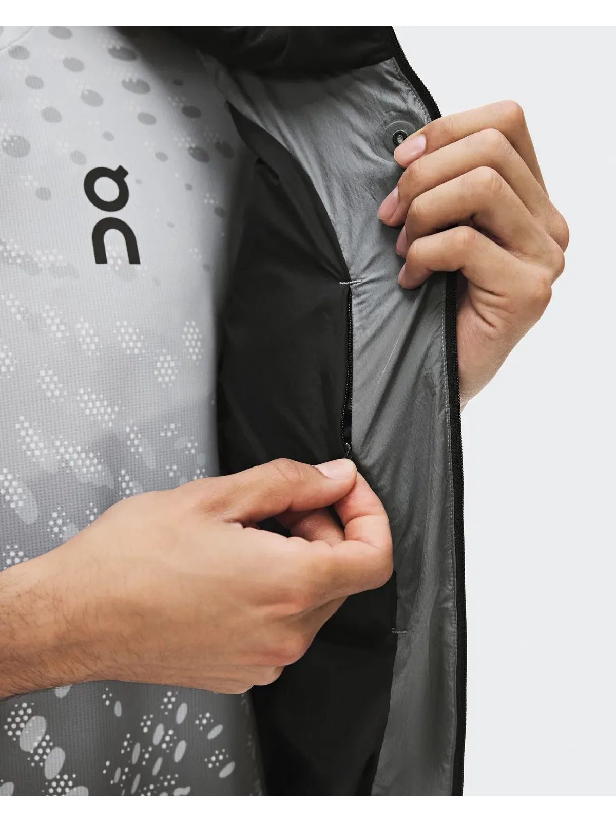 Мужской жилет Performance Volt Vest On — 9