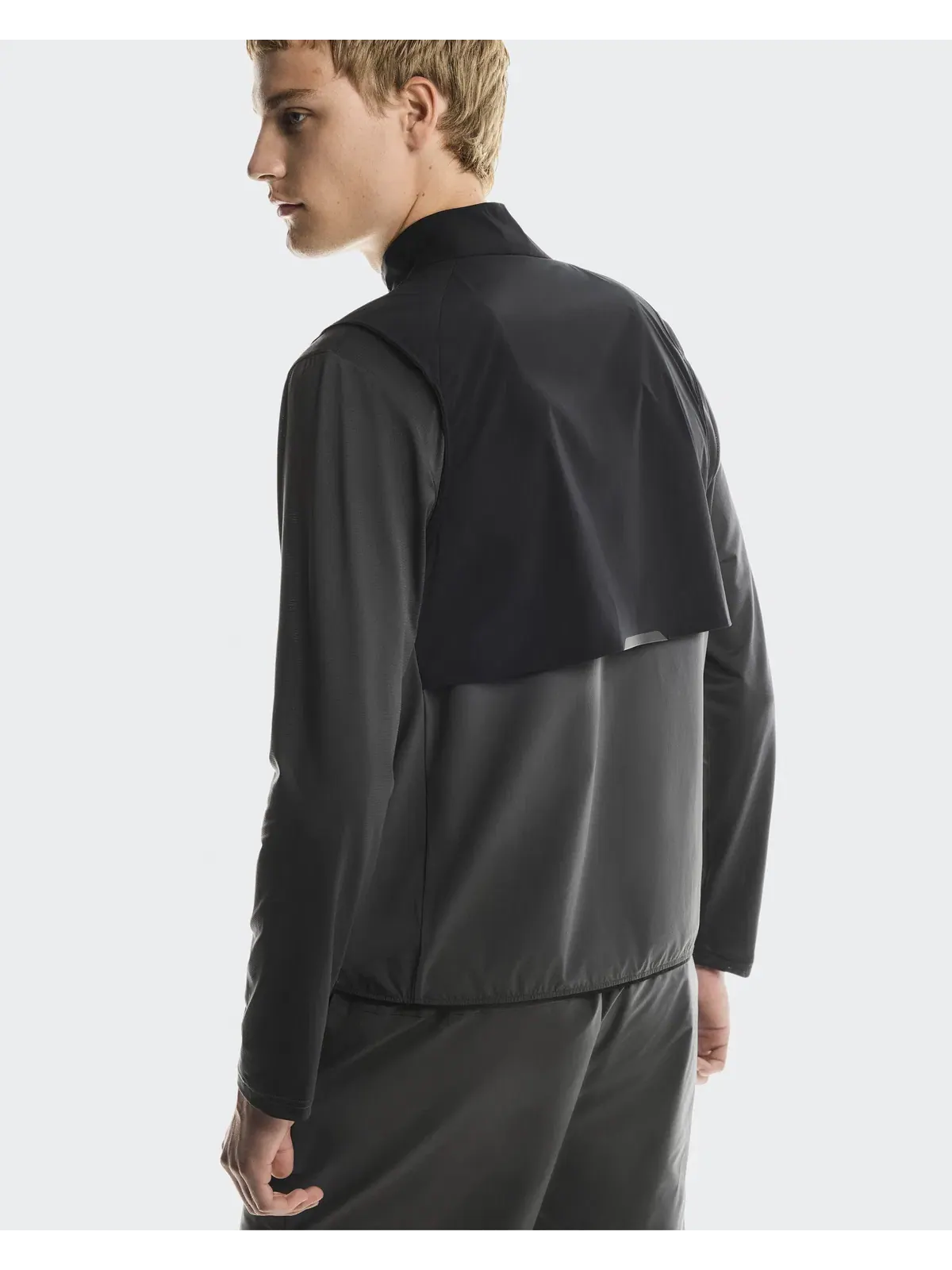 Мужской жилет для бега утепленный On Weather Vest — 5