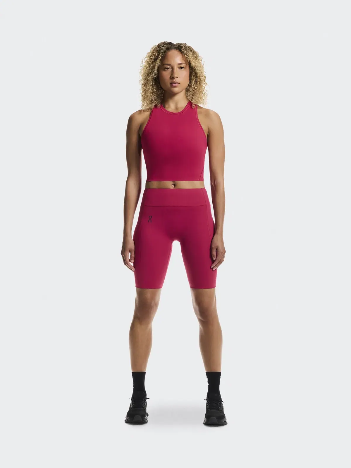 Женские шорты-леггинсы для тренировок с карманом для телефона Studio Tights Short On Grenadine — 2