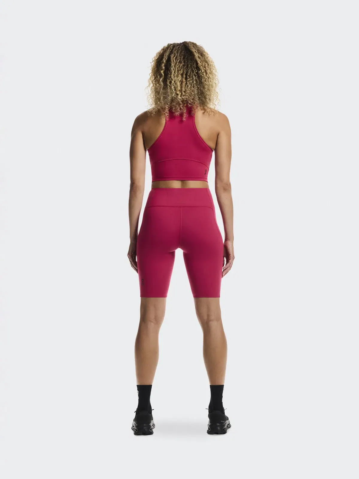 Женские шорты-леггинсы для тренировок с карманом для телефона Studio Tights Short On Grenadine — 3