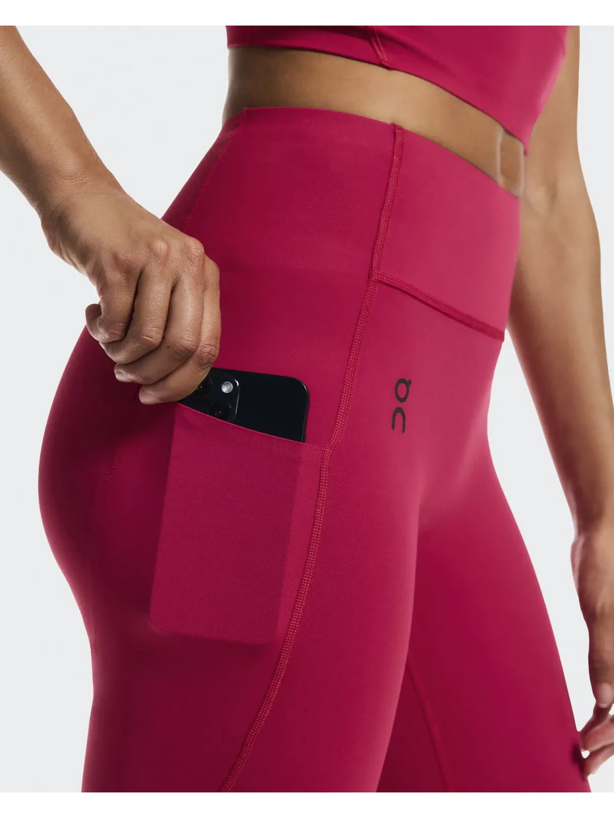 Женские шорты-леггинсы для тренировок с карманом для телефона Studio Tights Short On Grenadine — 5