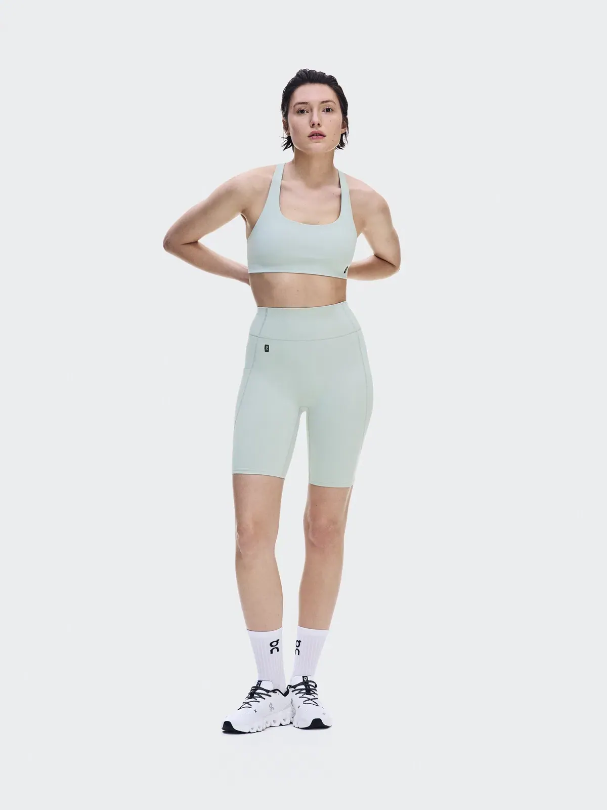 Женские шорты-леггинсы с высокой посадкой и карманом для телефона Studio Leggings Short On — 2