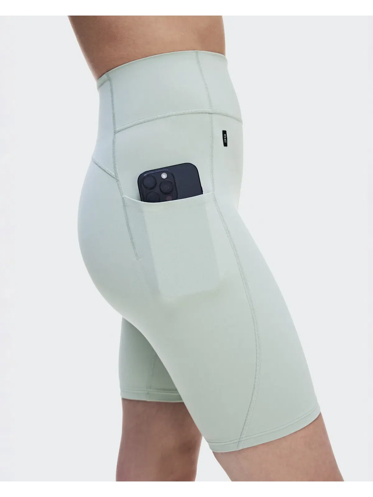Женские шорты-леггинсы с высокой посадкой и карманом для телефона Studio Leggings Short On — 8