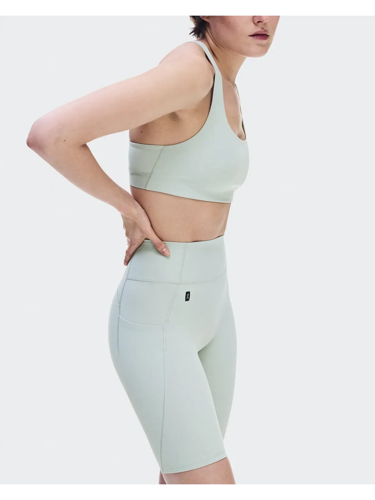 Женские шорты-леггинсы с высокой посадкой и карманом для телефона Studio Leggings Short On — 9