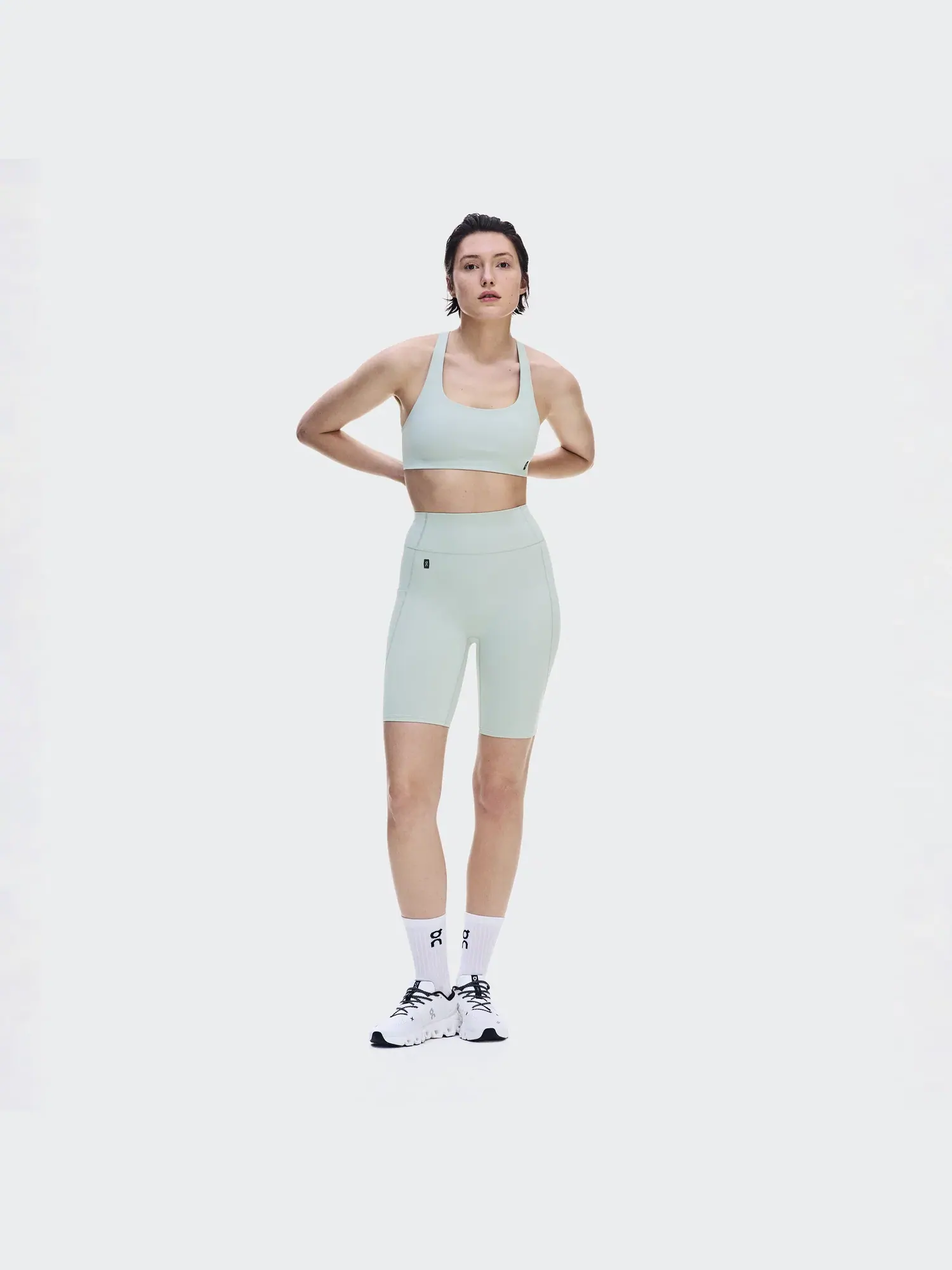 Женские шорты-леггинсы с высокой посадкой и карманом для телефона Studio Leggings Short On — 10