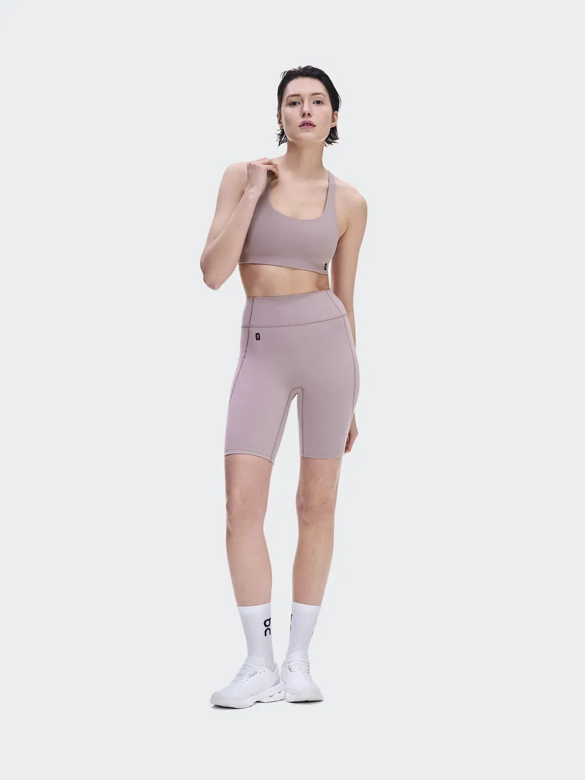 Женские шорты-леггинсы с высокой посадкой и карманом для телефона Studio Leggings Short On, Heron — 2