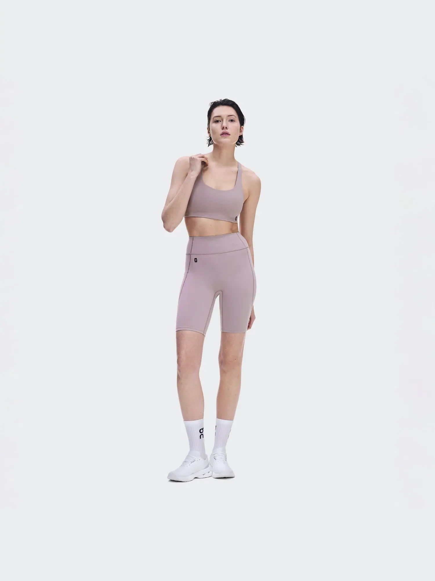 Женские шорты-леггинсы с высокой посадкой и карманом для телефона Studio Leggings Short On, Heron — 10
