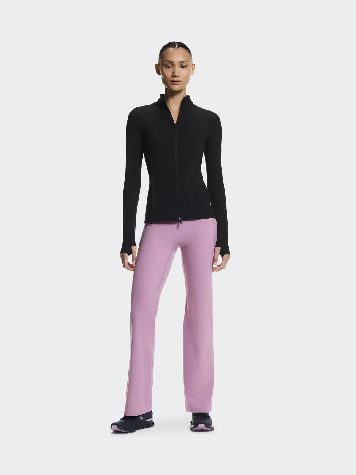 Женские леггинсы с расклешенными брюками и боковым карманом Studio Flared Leggings On, Sakura — 2