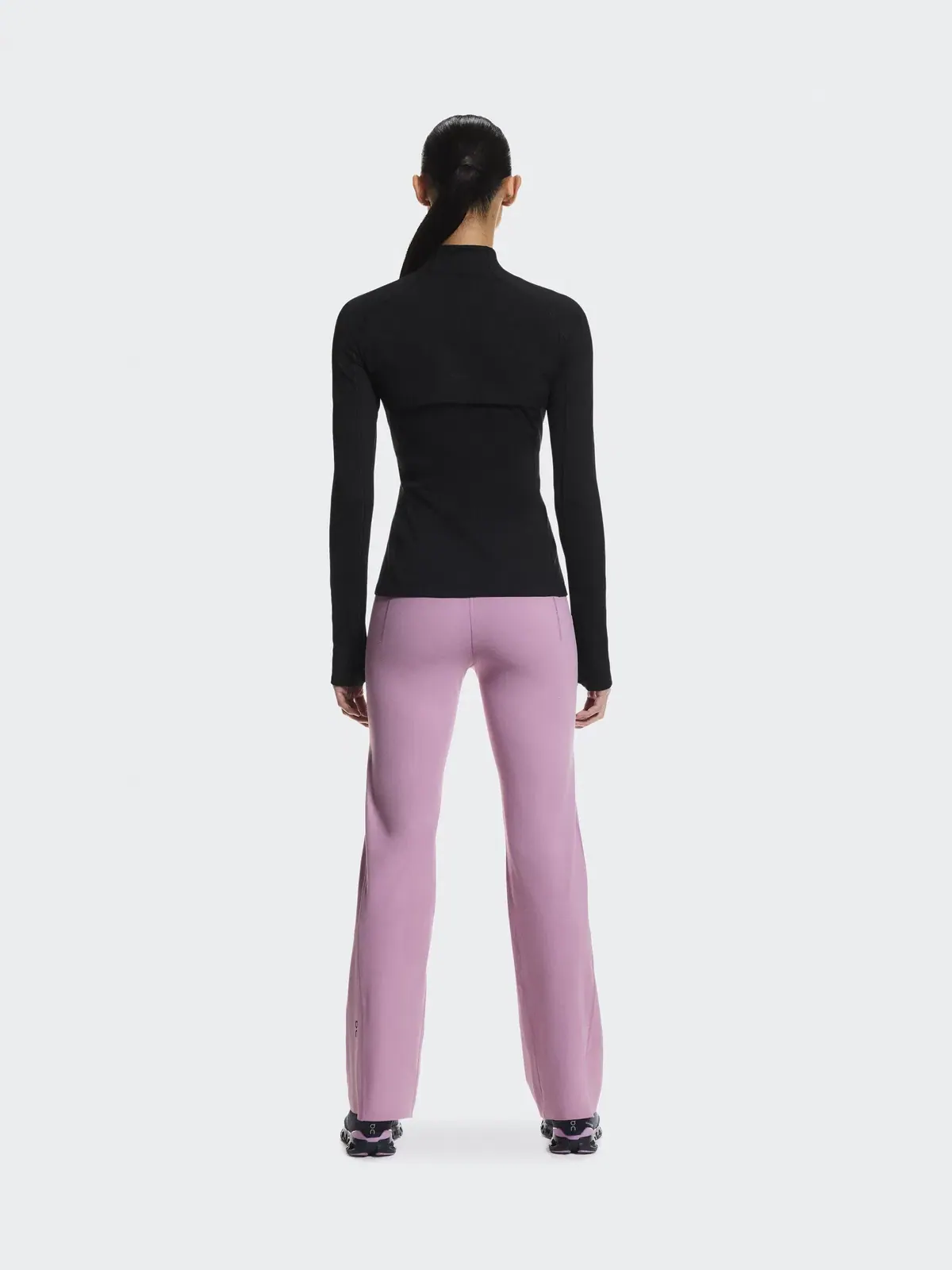 Женские леггинсы с расклешенными брюками и боковым карманом Studio Flared Leggings On, Sakura — 3