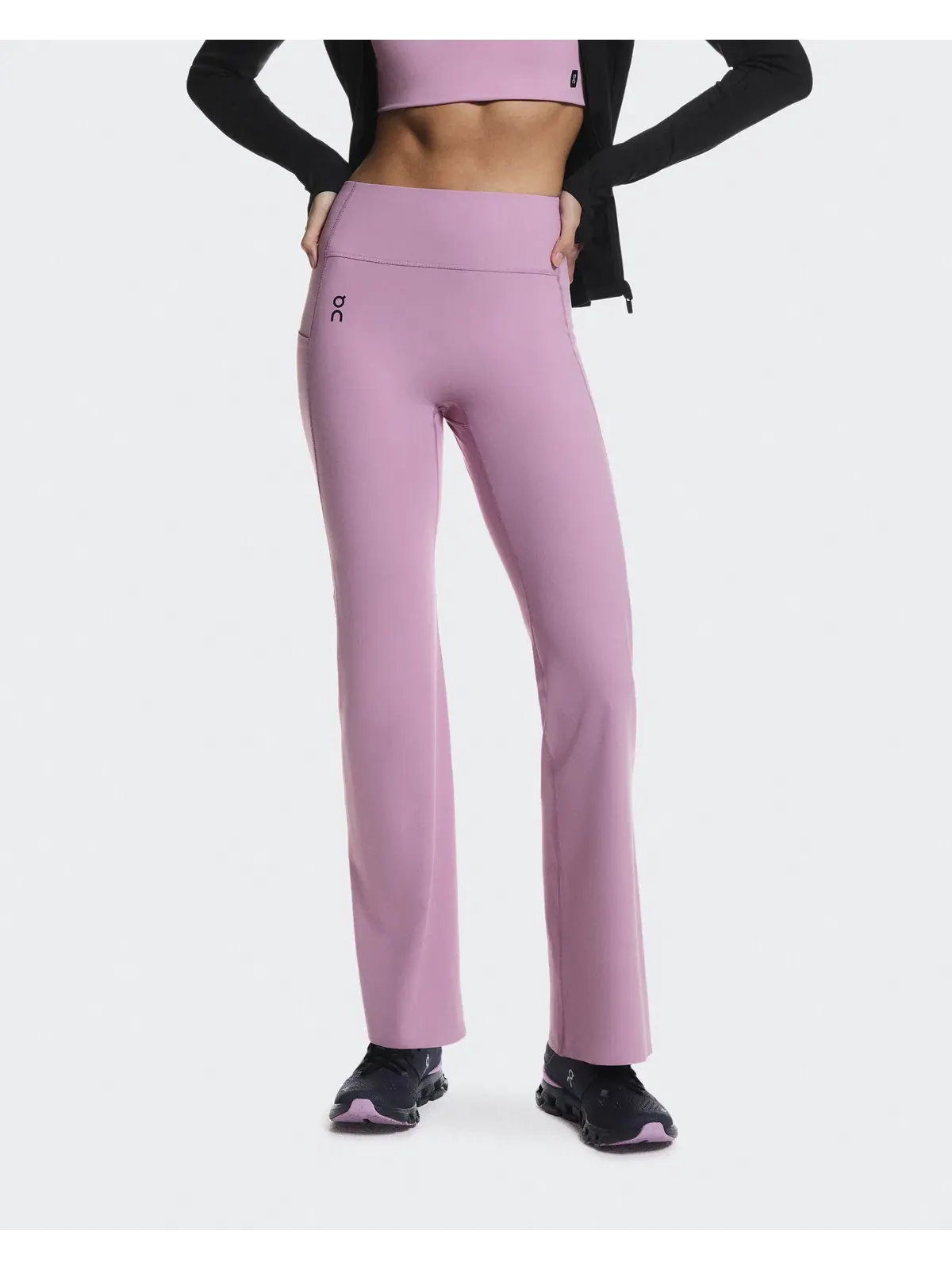 Женские леггинсы с расклешенными брюками и боковым карманом Studio Flared Leggings On, Sakura — 4