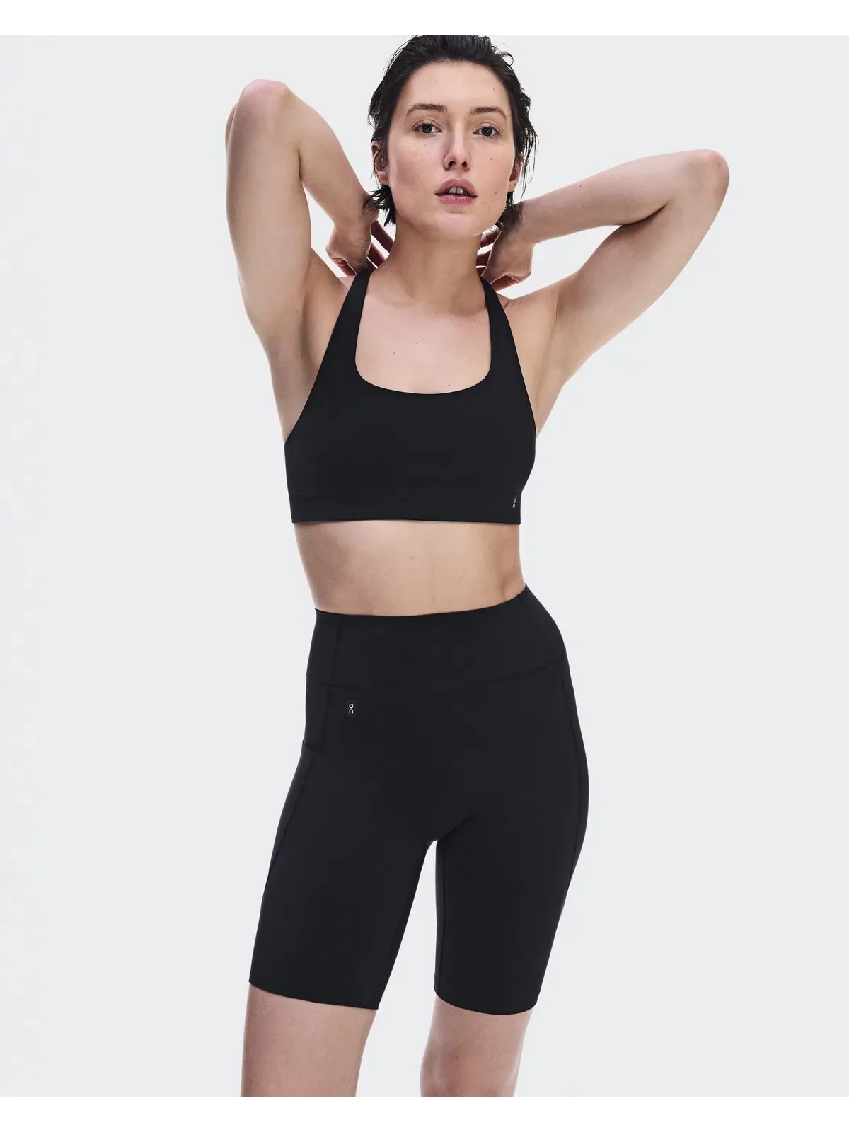 Женские шорты-леггинсы с высокой посадкой и карманом для телефона Studio Leggings Short On — 3