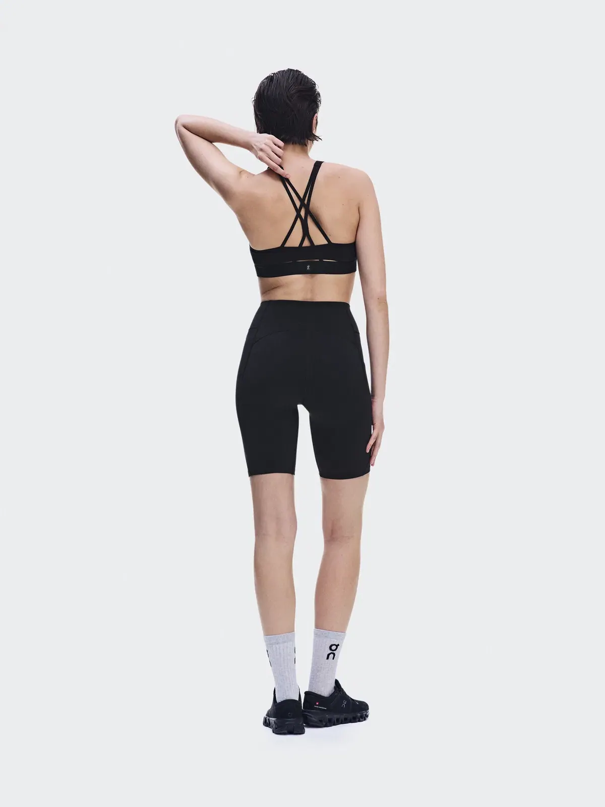 Женские шорты-леггинсы с высокой посадкой и карманом для телефона Studio Leggings Short On — 4