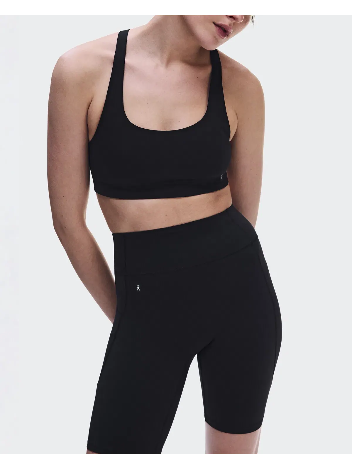 Женские шорты-леггинсы с высокой посадкой и карманом для телефона Studio Leggings Short On — 8