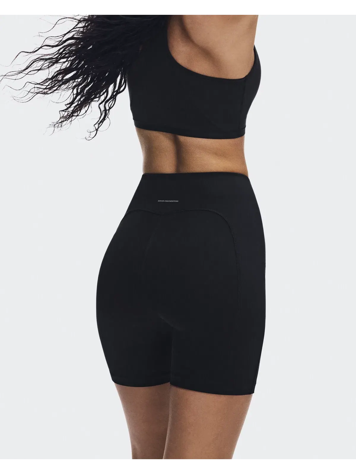 Женские шорты-леггинсы для тренировок с высокой посадкой и карманами Train Tights Short 6" On Black — 7