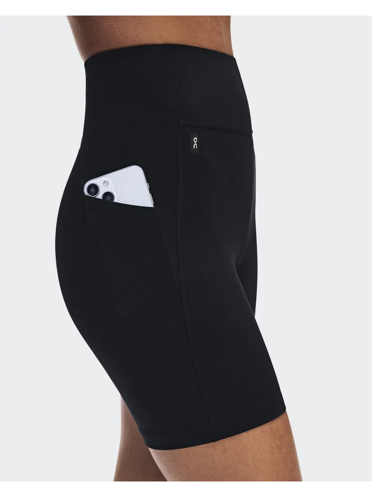 Женские шорты-леггинсы для тренировок с высокой посадкой и карманами Train Tights Short 6" On Black — 8