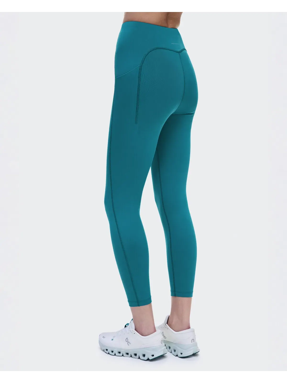 Женские шорты-леггинсы для тренировок с высокой посадкой и карманами Train Tights Short 6" On Black — 9