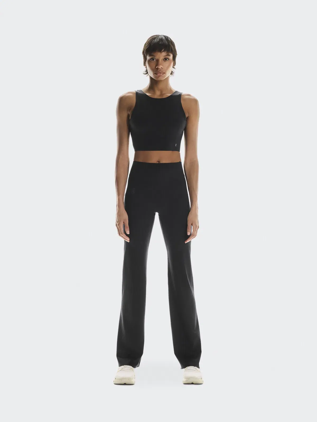 Женские леггинсы с расклешенными штанинами и боковым карманом Studio Leggings Flared On — 3