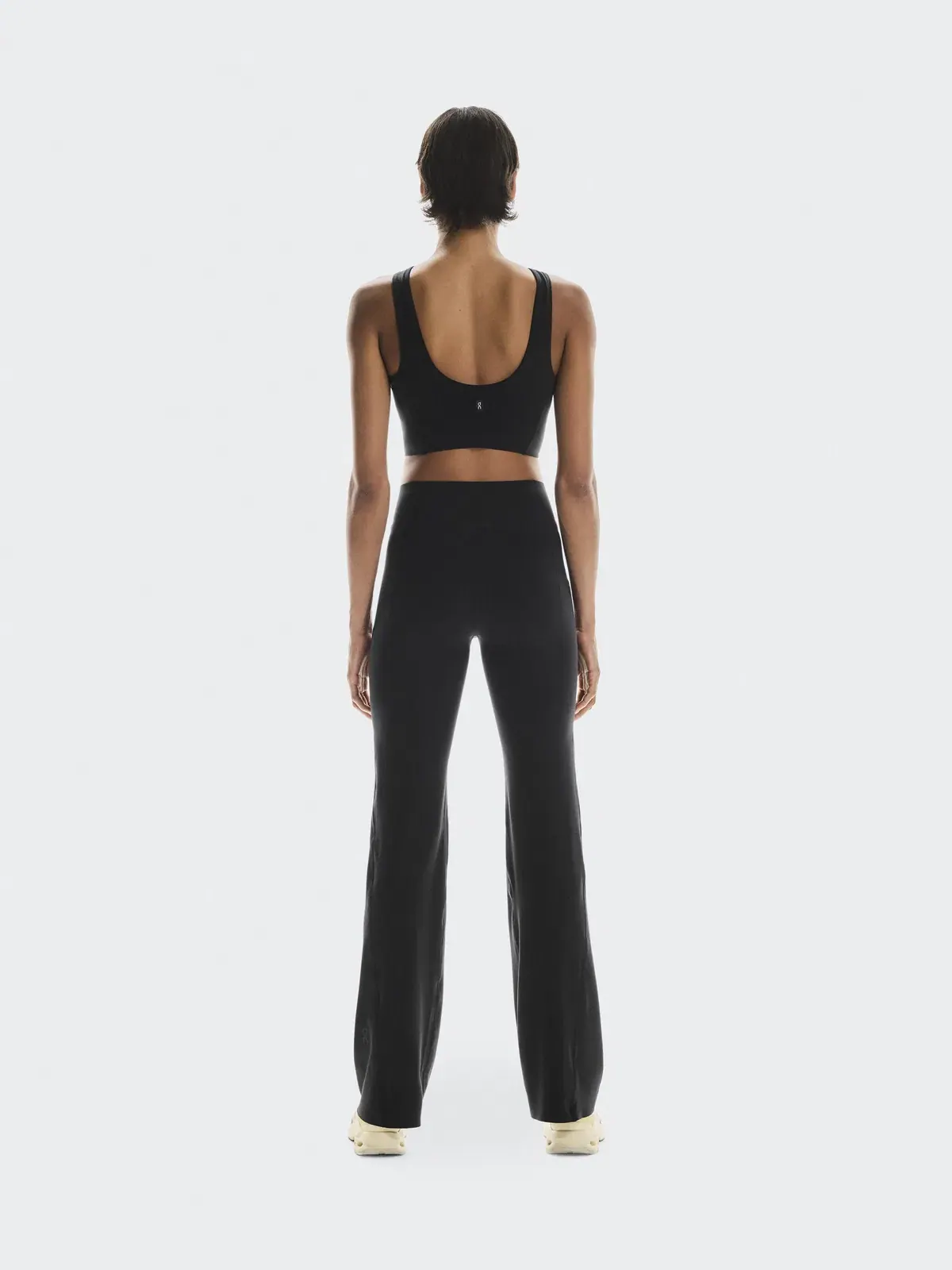 Женские леггинсы с расклешенными штанинами и боковым карманом Studio Leggings Flared On — 4